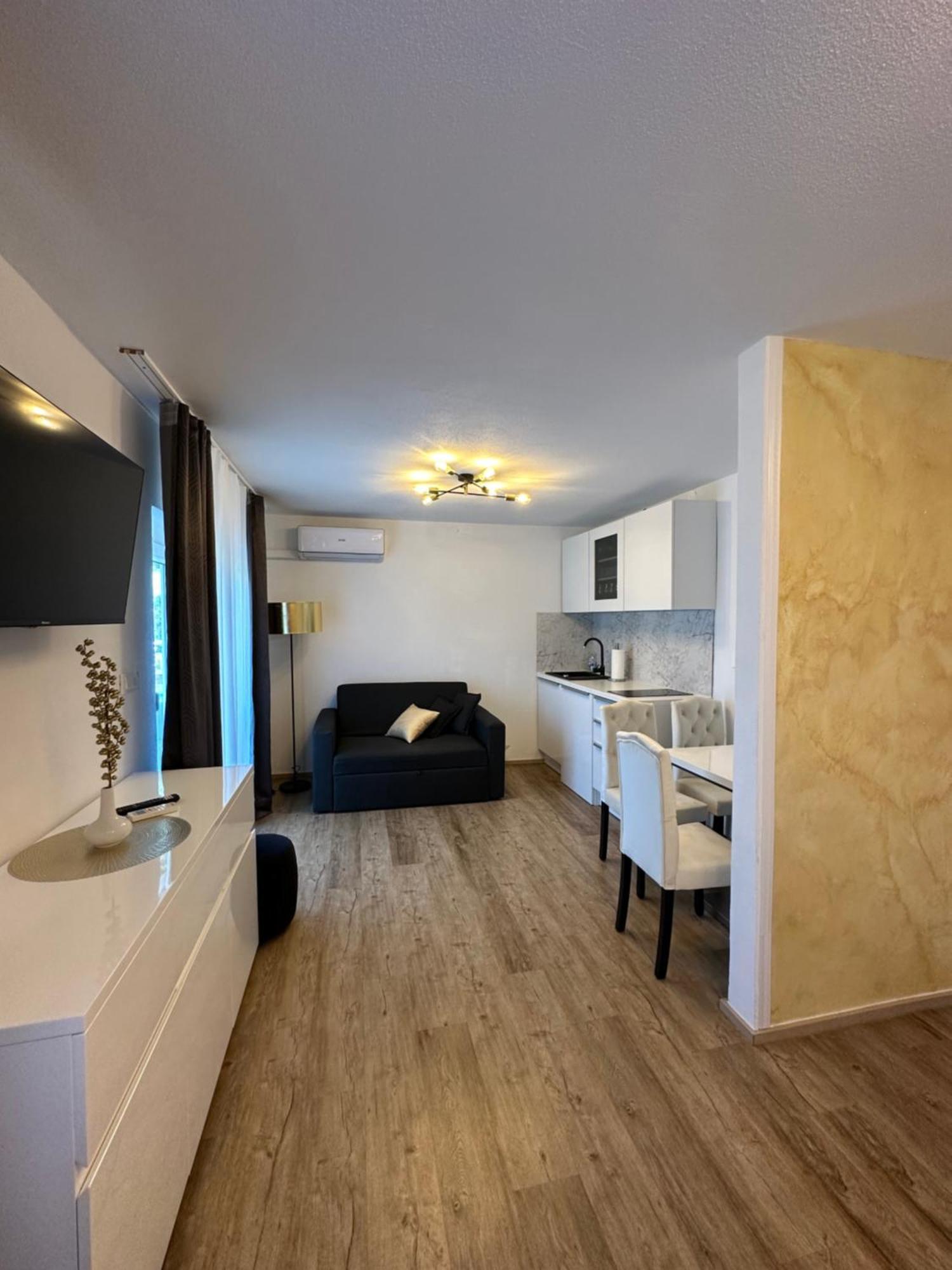 Apartmaji Meli Pu Izola Exterior foto