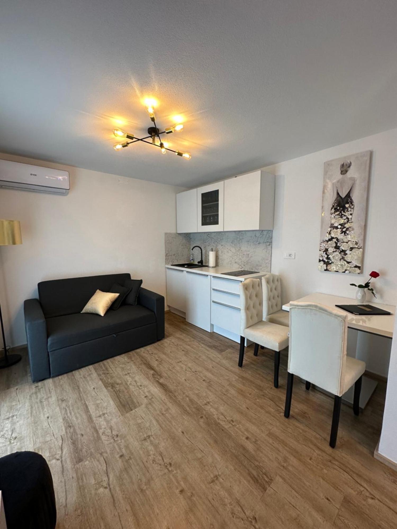 Apartmaji Meli Pu Izola Exterior foto